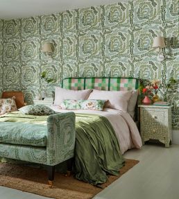 Fayola Wallpaper by Harlequin Clover / Chalk