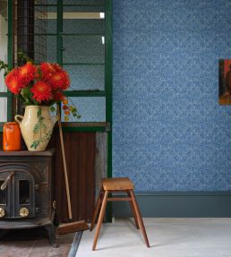 Feuille Wallpaper by Farrow & Ball Pink Ground / Templeton Pink