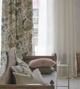 Fleur D'Artistes Fabric by Designers Guild Chalk