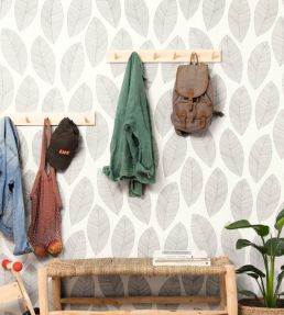 Graphic Leaves Wallpaper by Caselio Blanc Noir
