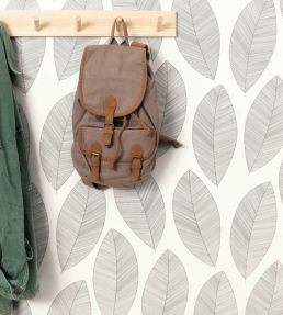 Graphic Leaves Wallpaper by Caselio Blanc Noir