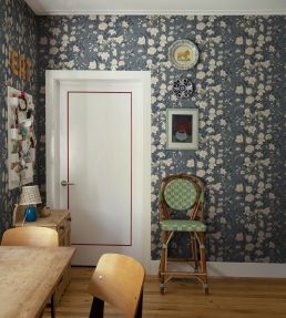 Karins Bukett Wallpaper by Sandberg Indigo