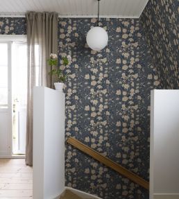 Karins Bukett Wallpaper by Sandberg Indigo
