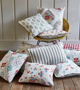Tetbury Fabric by Prestigious Textiles Petal