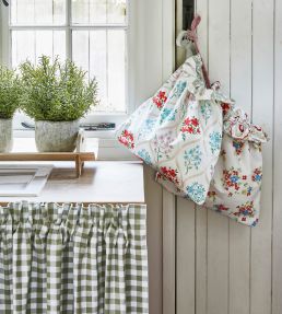 Tetbury Fabric by Prestigious Textiles Petal