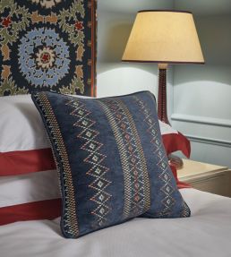 Turfan Fabric by Nina Campbell 4