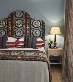 Turfan Fabric by Nina Campbell 4
