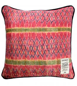 Lakai Cushion 50 x 50cm by MINDTHEGAP Pink