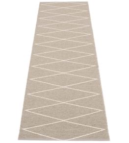 Max Runner Rug by Pappelina Mud/Vanilla