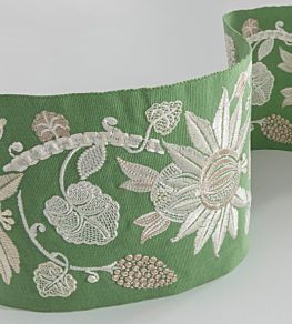 Trianon Floral Trimming by Nina Campbell FLORAL GREEN/CREAM/IVORY