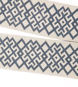 Trellis Border Trimming by Villa Nova Arctic