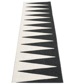 Vivi Runner Rug by Pappelina Black/Vanilla