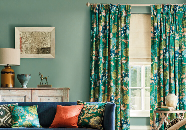 Measuring guide curtains